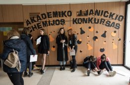 370 mokinių iš visos Lietuvos siekė pasitikrinti savo chemijos žinias