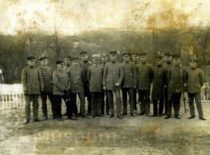 Kriegschule in Kowno, aufgenommen September bis Oktober 1917 - Grupine m...