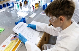Jau 29-ąjį kartą vykstantis Akademiko Jono Janickio chemijos konkursas – didžiausias chemijos dalyko konkursas Lietuvoje