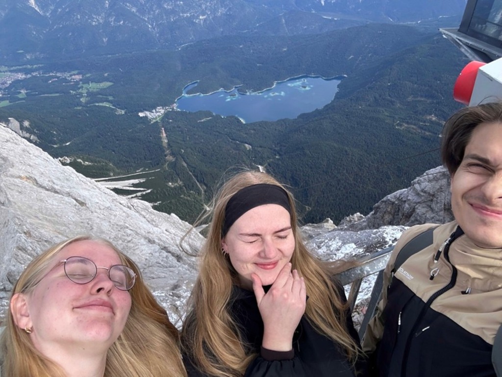 Eibsee ežeras, matomas nuo Zugspitze viršukalnės Eibsee ežeras, matomas nuo Zugspitze viršukalnės