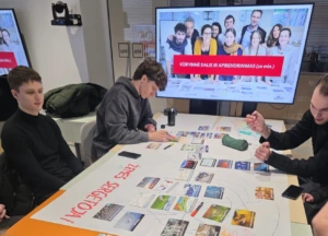 KTU studentai gilino žinias apie klimato kaitą interaktyviose „Klimato freskos“ dirbtuvėse