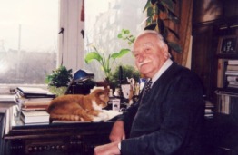 Prof. R. Baltru&scaron;is darbo kabinete namuose, 2013 m. (Prof. R. Baltru&scaron;io archyvas)