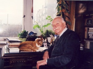 Prof. R. Baltrušis darbo kabinete namuose, 2013 m. (Prof. R. Baltrušio archyvas)