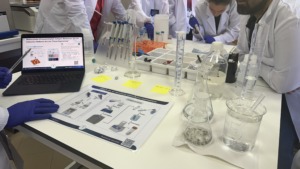 Akimirka i&scaron; laboratorinių darbų užsienio vasaros mokykloje Italijoje