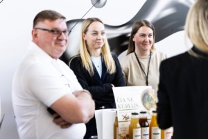Įvairių skonių žuvies sultiniai su kolagenu